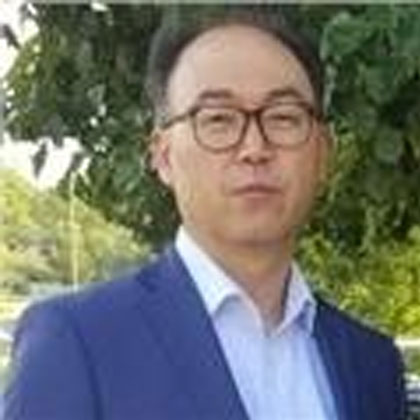 profile photo of Man Cho